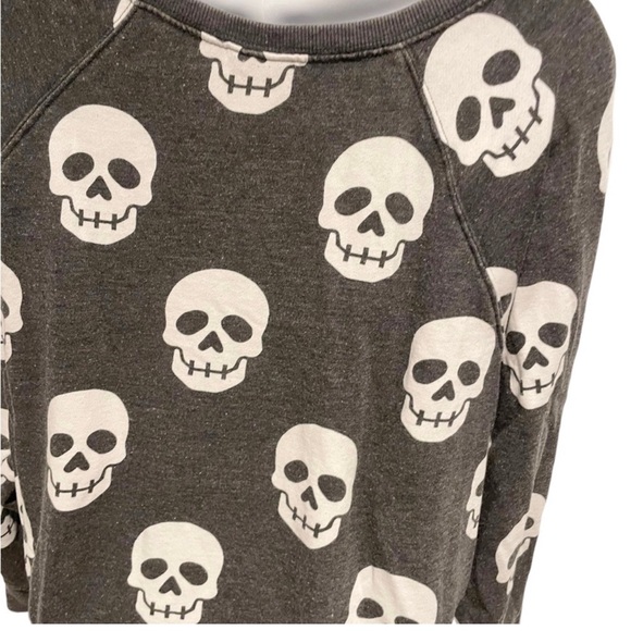 TORRID Classic Fit Cozy Fleece Crew Neck Raglan Tunic Skulls Sweatshirt Size 1 - Picture 9 of 14